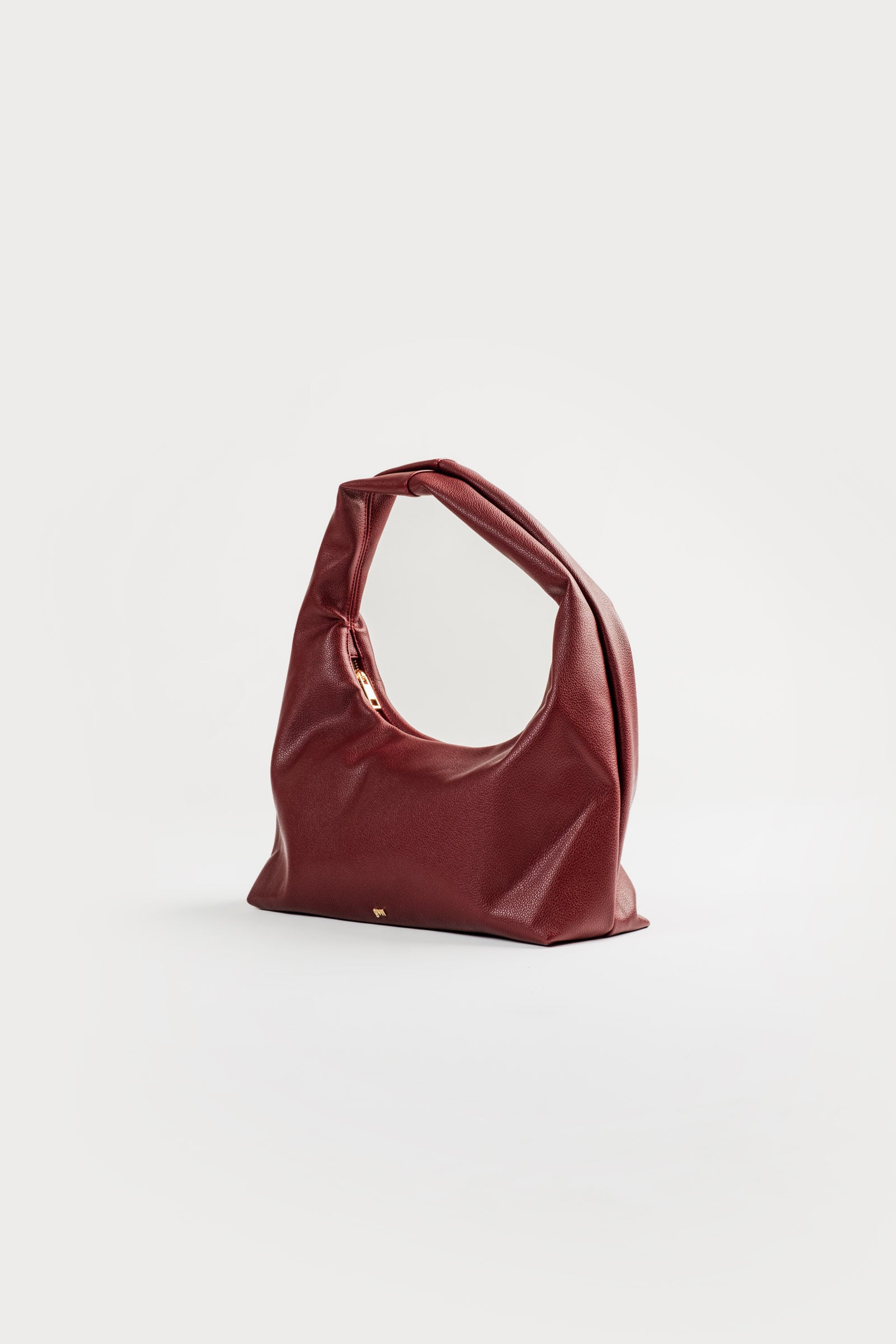 Medium Hobo Bag in Burgundy (Light Pebbled)