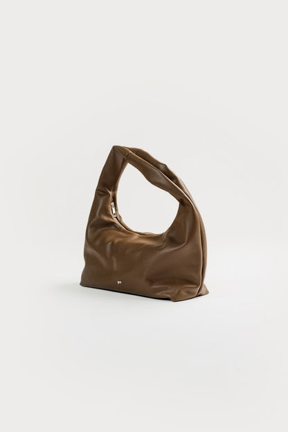 [ON HAND] Medium Hobo Bag in Toffee (Light Pebbled)