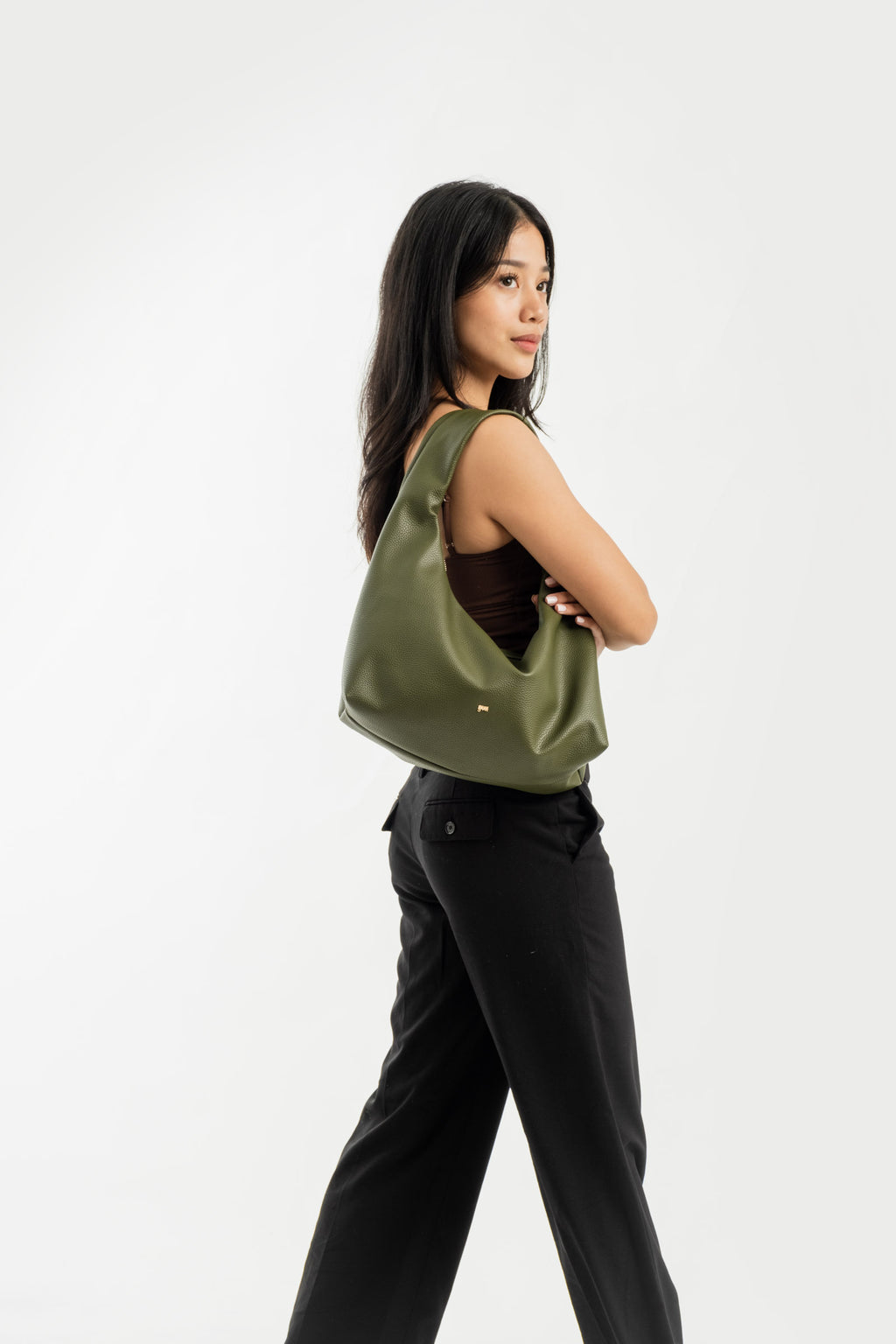 Medium Hobo Bag in Moss (Heavy Pebbled)