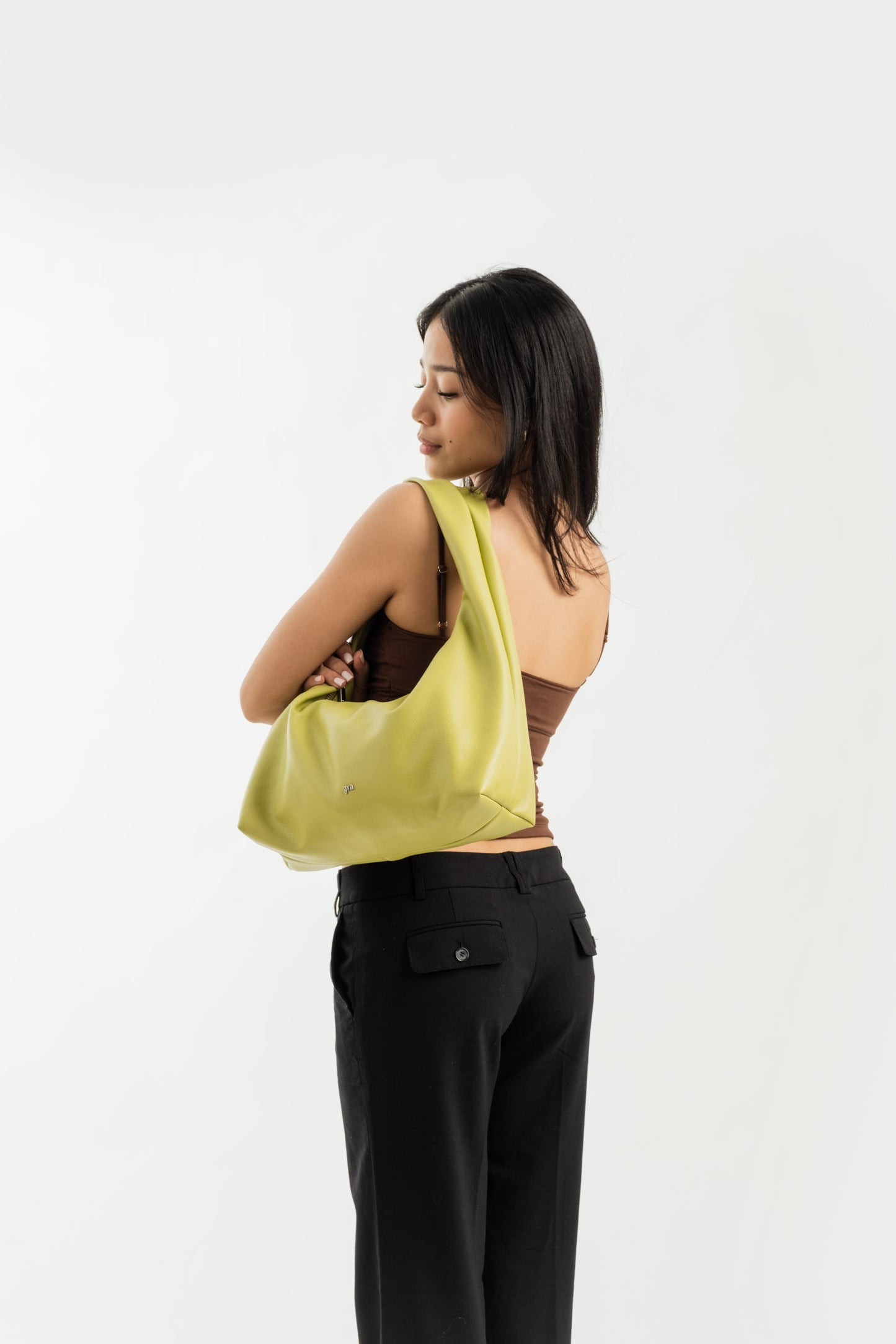 [ON HAND] Medium Hobo Bag in Pear (Light Pebbled)