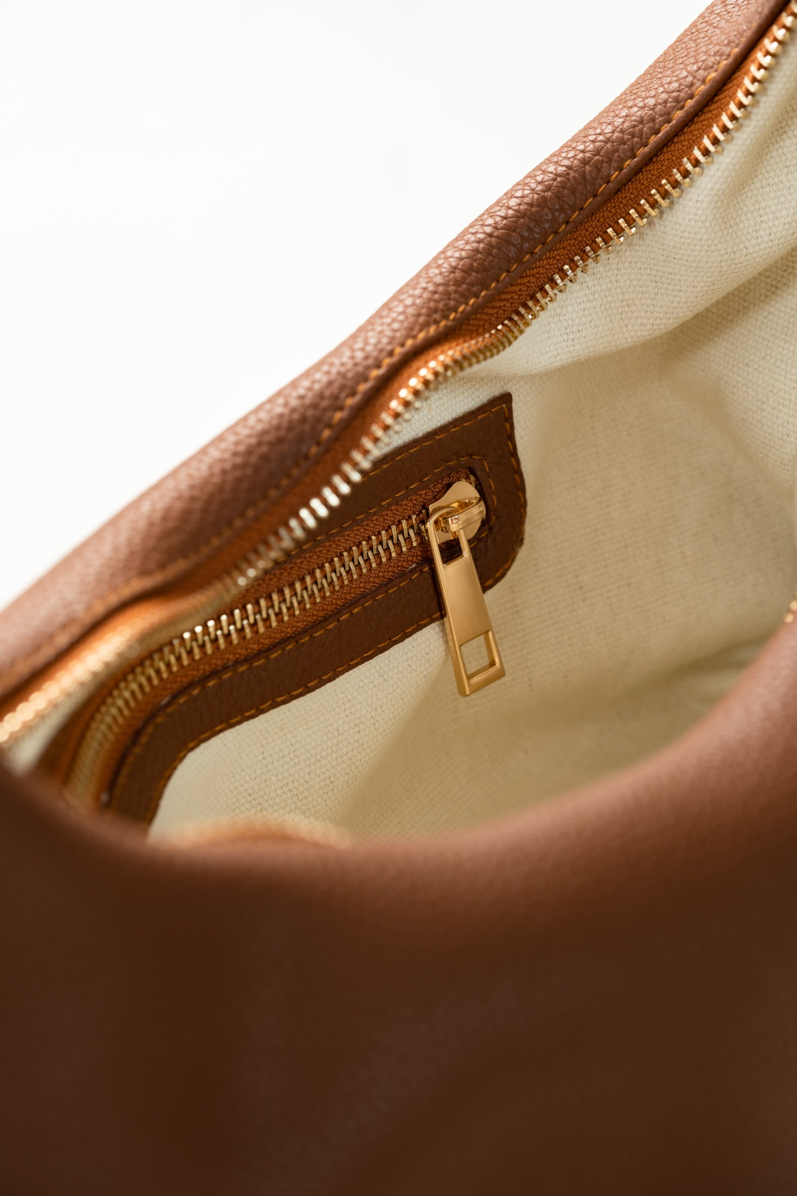 Small Hobo Bag in Chestnut (Pre-Order)