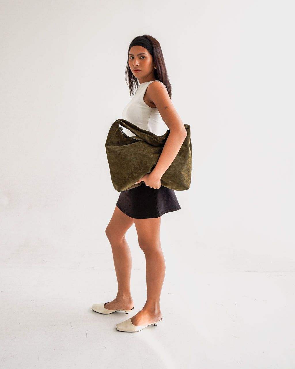 Large Hobo Bag in Suede Moss