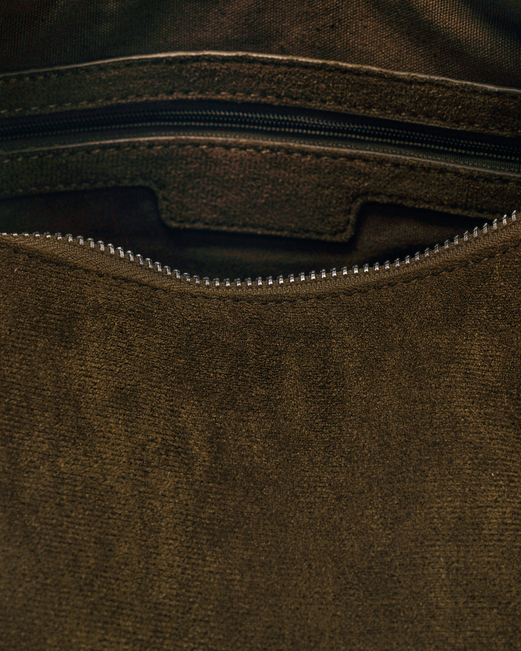 Medium Hobo Bag in Suede Moss