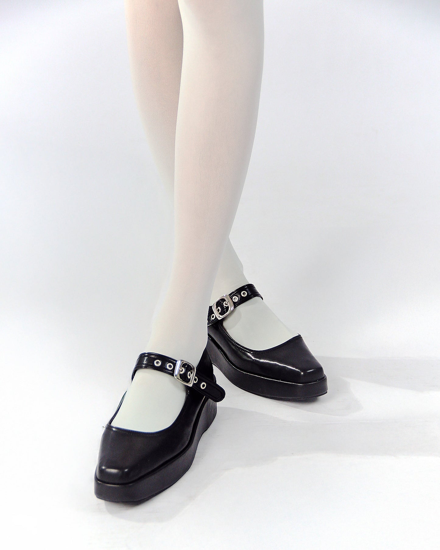 [ON HAND] Platform Mary Janes in Black