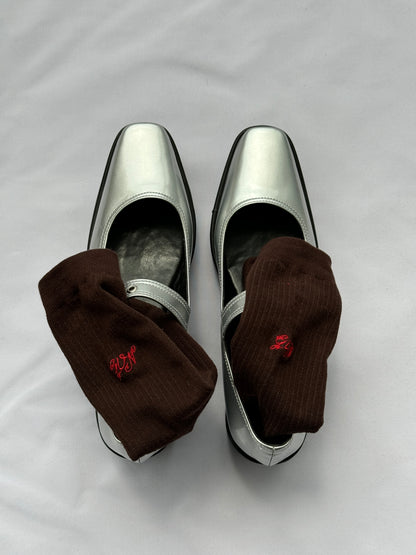 [ON HAND] GVN Embroidered Socks