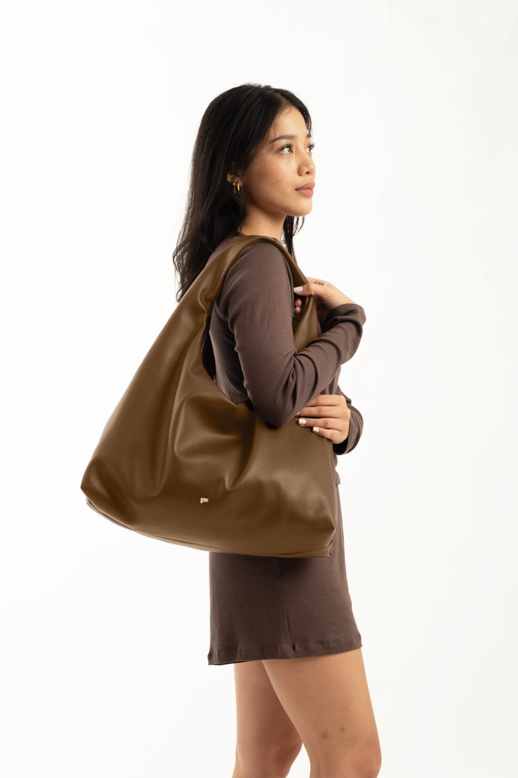 ON HAND Large Hobo Bag in Toffee Light Pebbled