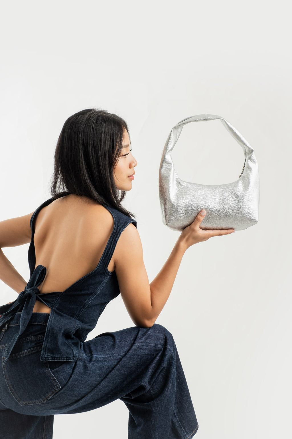 Small Hobo Bag in Silver (Heavy Pebbled)