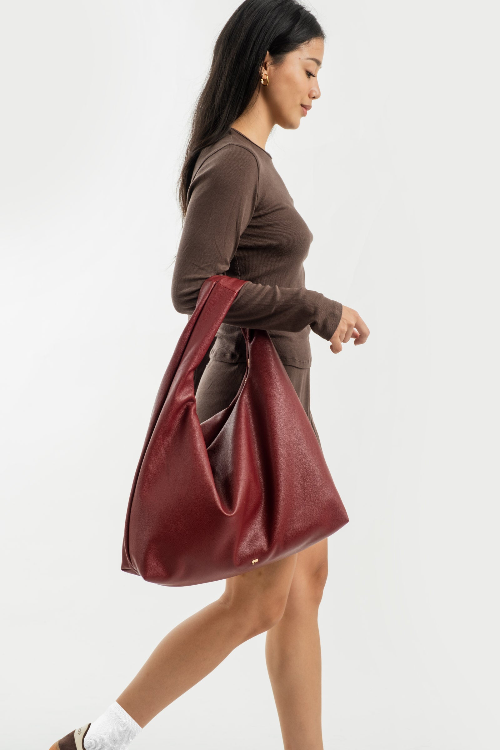 PRE ORDER Large Hobo Bag in Burgundy Light Pebbled