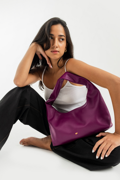 [ON HAND] Medium Hobo Bag in Plum (Heavy Pebbled)