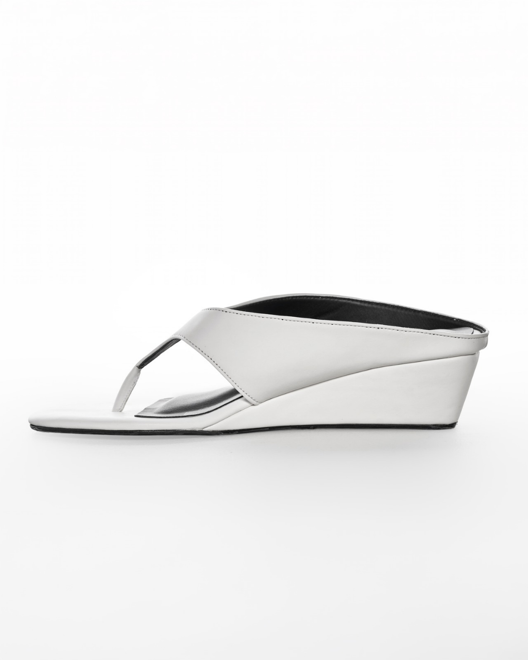 Slip Wedge in Leather Chalk (1.5")