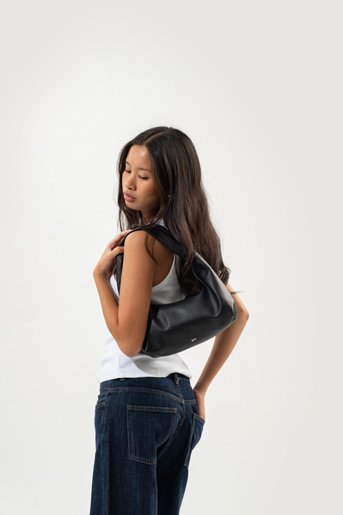 Small Hobo Bag in Charcoal (Heavy Pebbled)