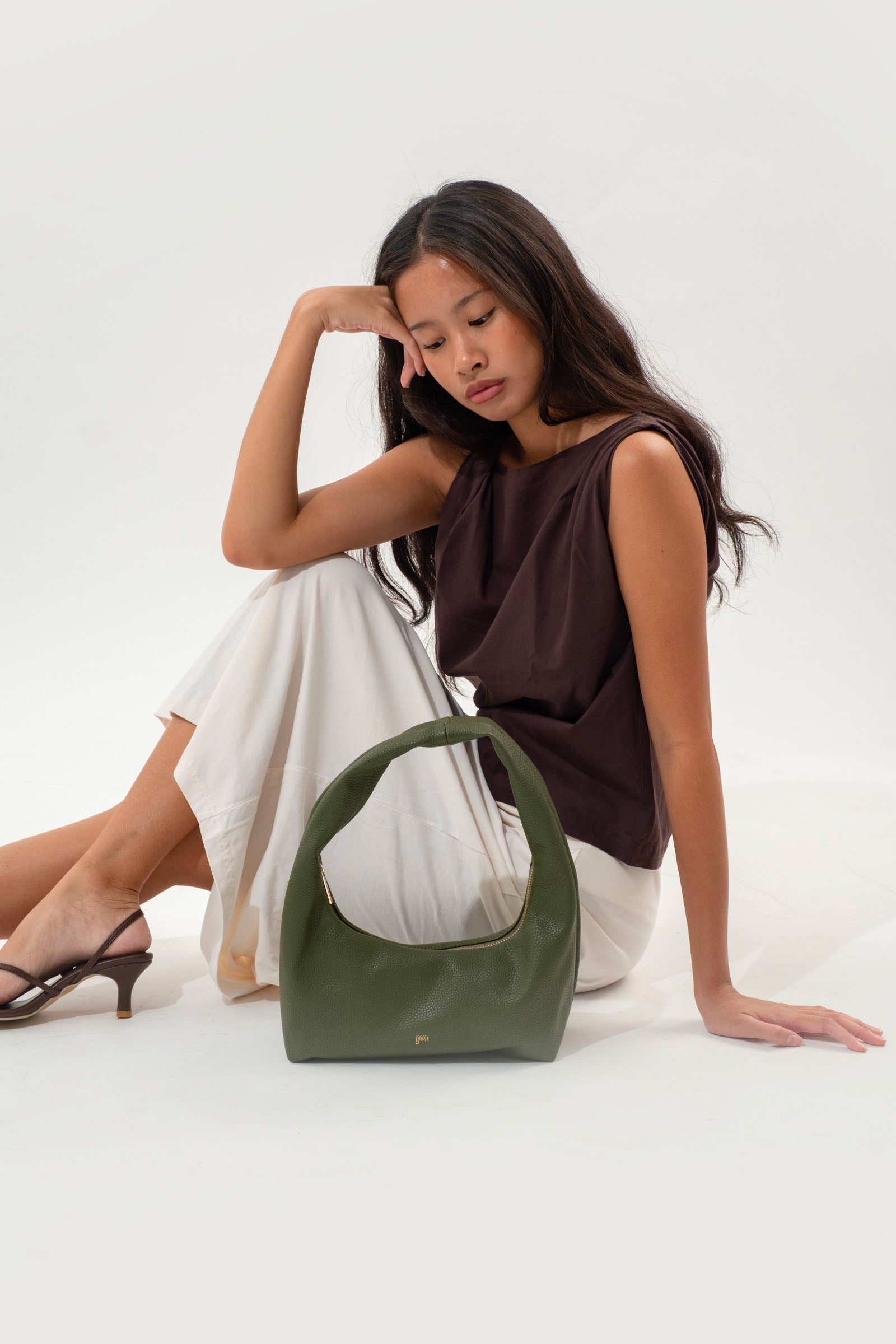 Small Hobo Bag in Moss (Heavy Pebbled)