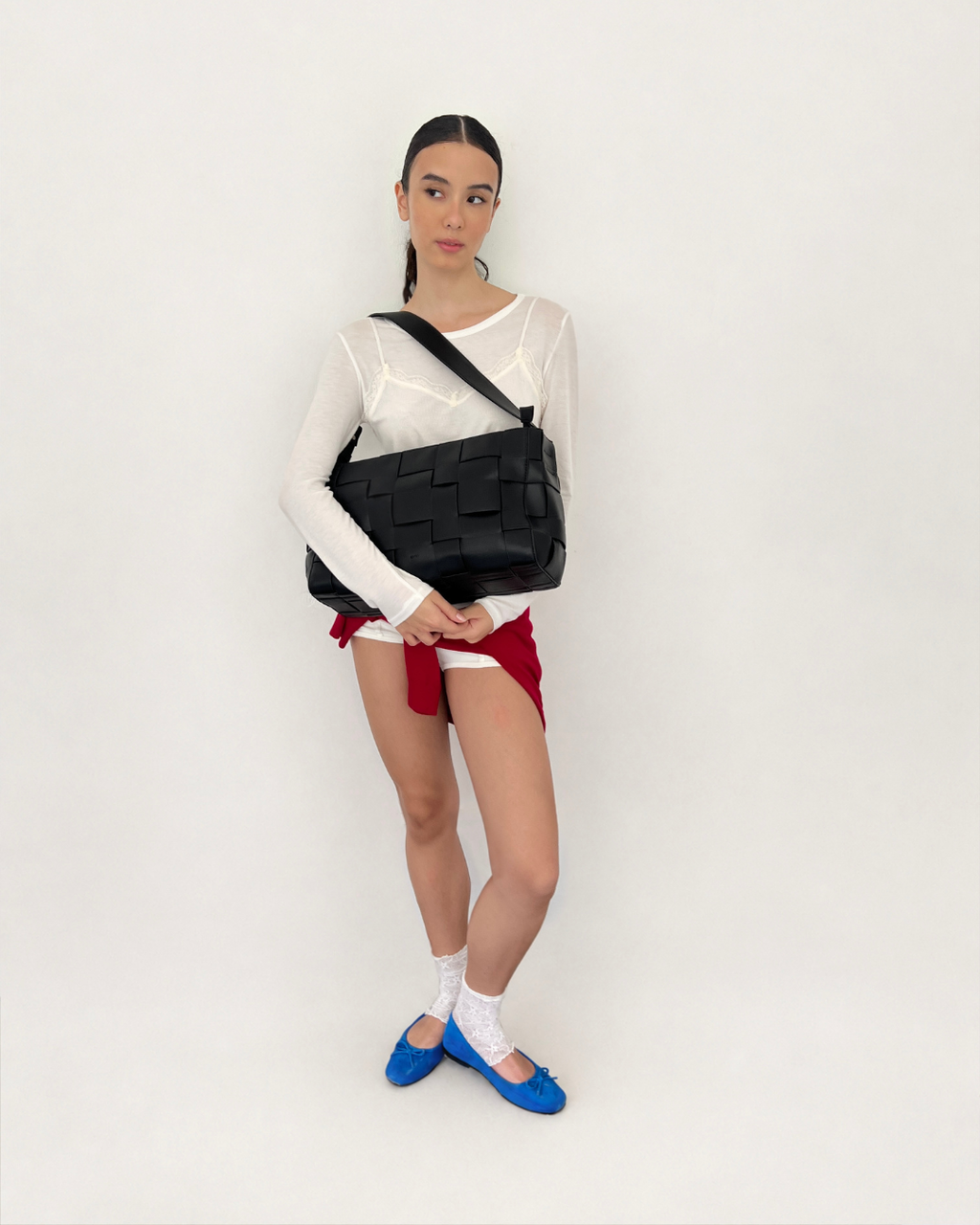 Large Woven Frame Bag in Charcoal (2.0)